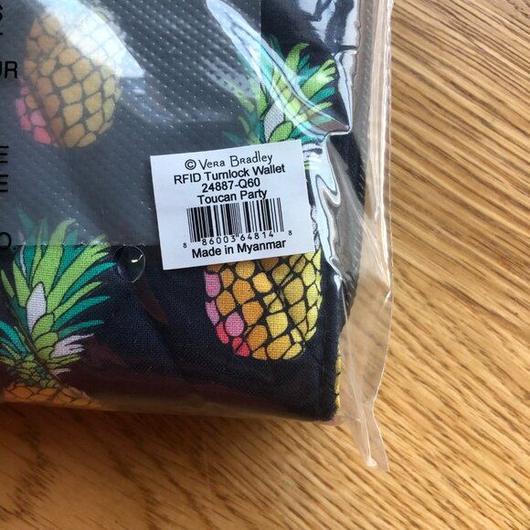 Vera Bradley RFID Turnlock Wallet Toucan Party Pineapple Print NWT - Picture 4 of 4